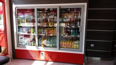крайстенна хладилна витрина за безалкохолни напитки и натурални сокове 